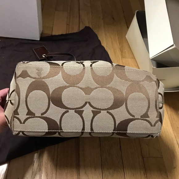 Coach Tote - Picture 4 of 5